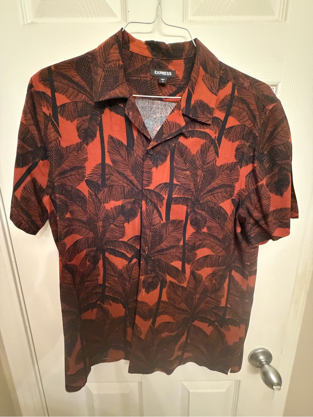 Express Men’s Short Sleeve Palm-Print Button Down Shirt in Rust and Black - Picture 2 of 7